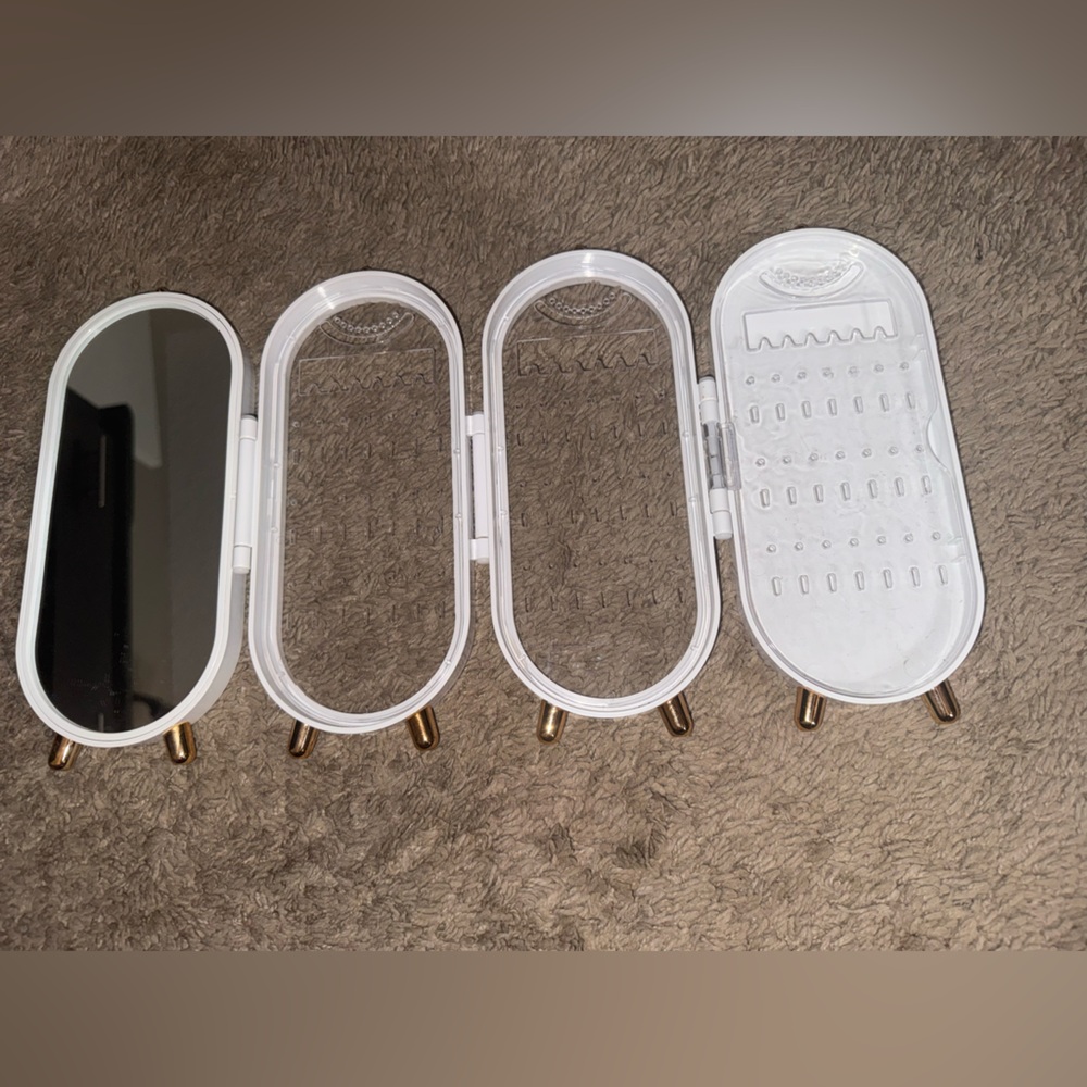 Bi folding earring organizer w mirror